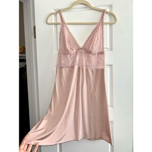 Elegant Lace Detail Chemise